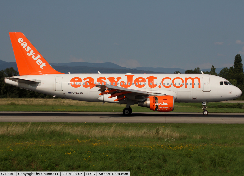 G-EZBE, 2006 Airbus A319-111 C/N 2884, Landing rwy 16