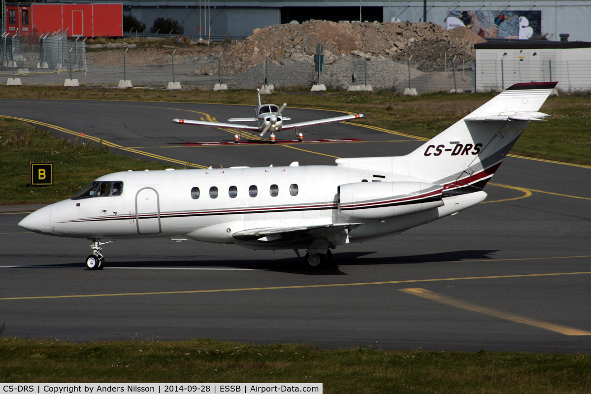 CS-DRS, 2006 Raytheon Hawker 800XP C/N 258795, Lining up runway 30.