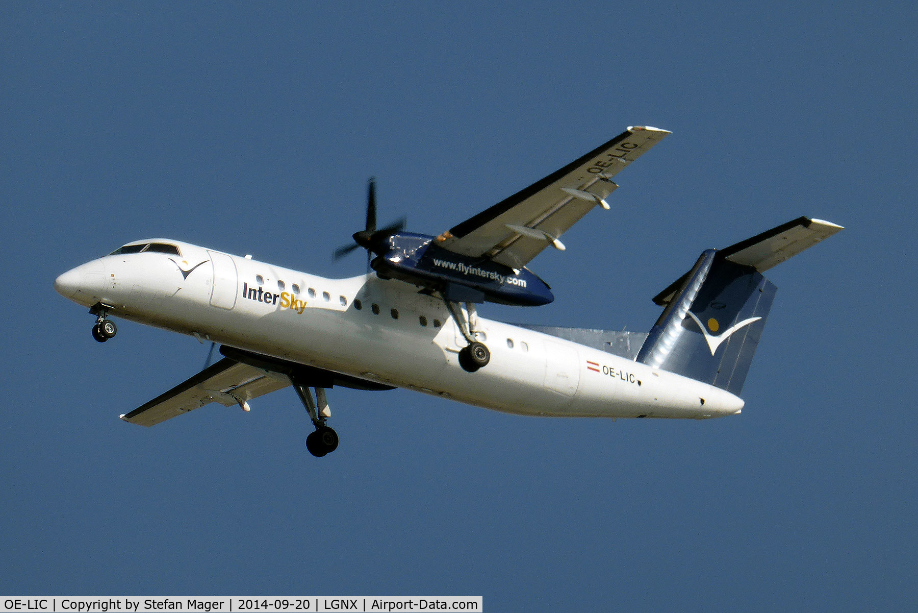 OE-LIC, 1997 De Havilland Canada DHC-8-314 Dash 8 C/N 503, Intersky Dash 8-300 arriving at Naxos coming from Graz