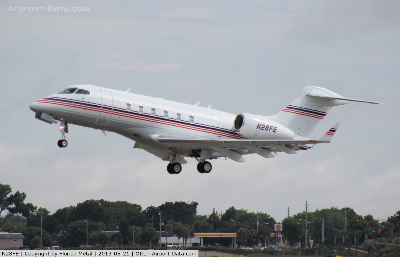 N28FE, 2012 Bombardier Challenger 300 (BD-100-1A10) C/N 20361, Fed Ex Leasing Challenger 300