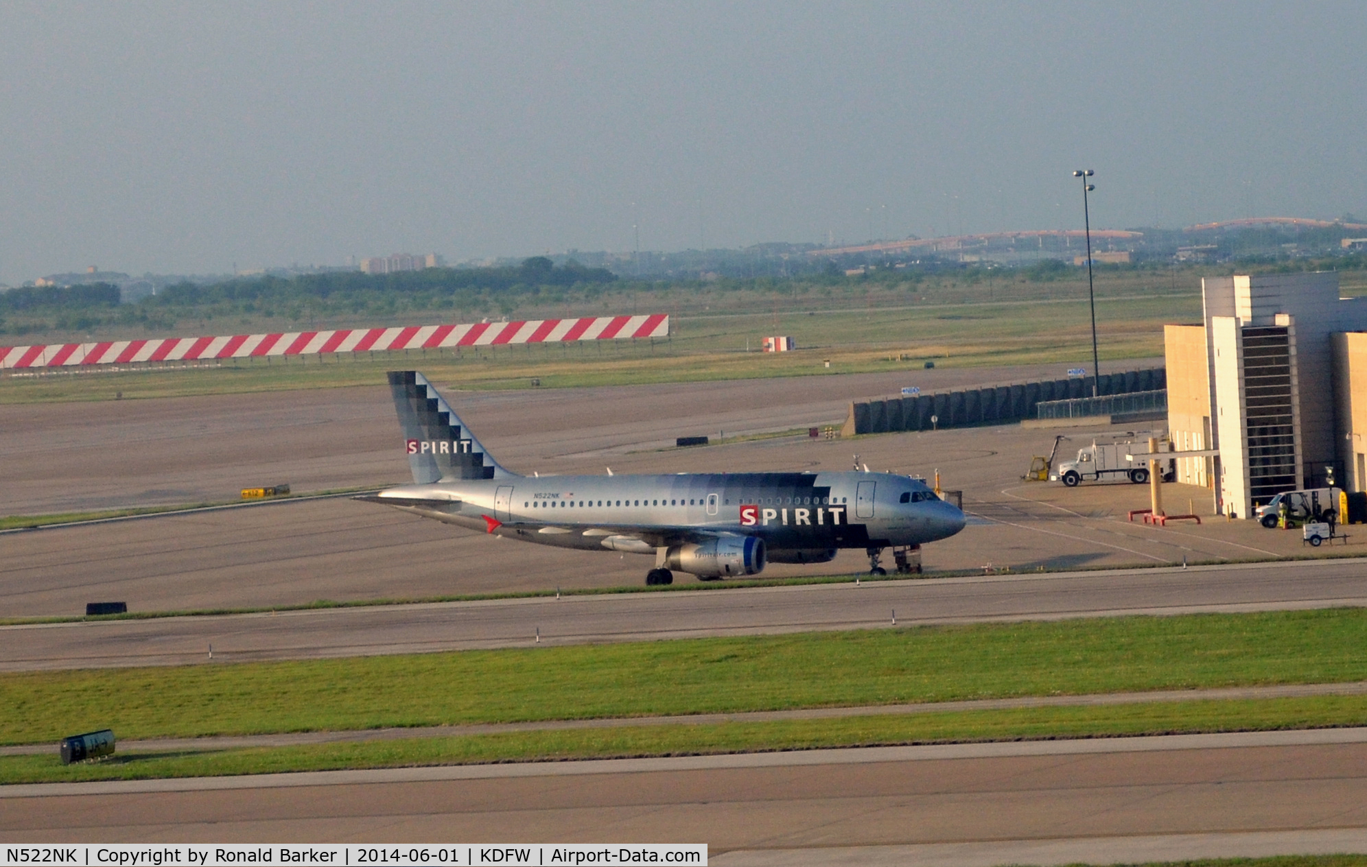 N522NK, 2006 Airbus A319-132 C/N 2893, Taxi DFW