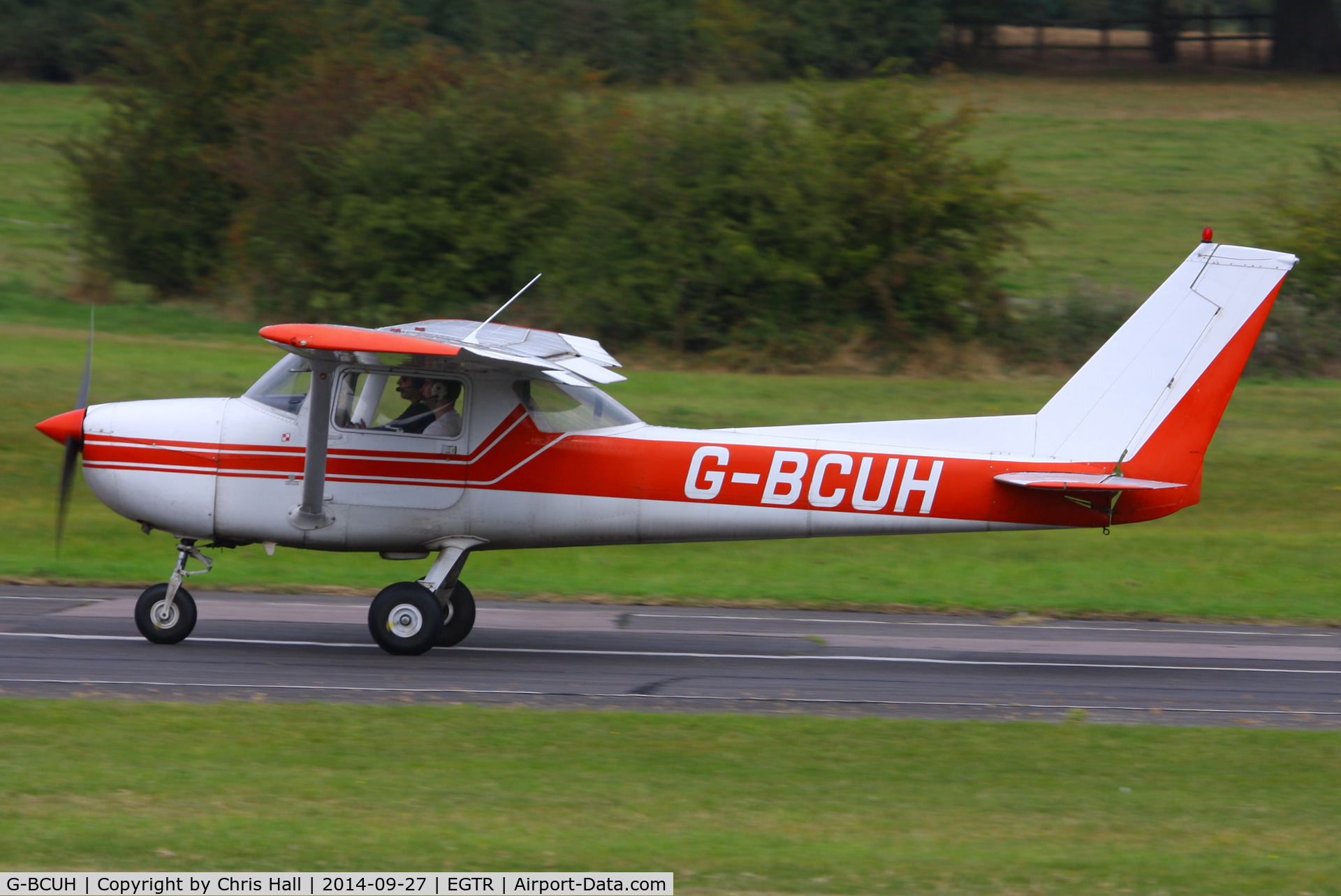 G-BCUH, 1975 Cessna F150M C/N 1195, Elstree resident