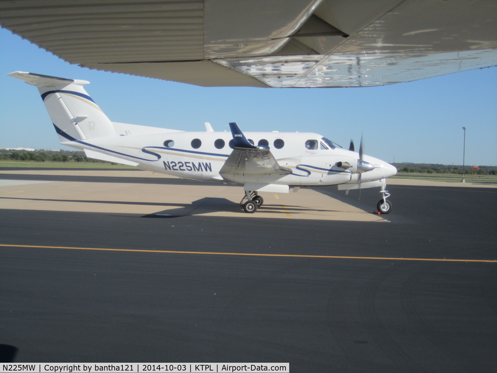 N225MW, 2013 Beechcraft B200GT King Air C/N BY-185, Taken from Cessna 172C at KTPL.