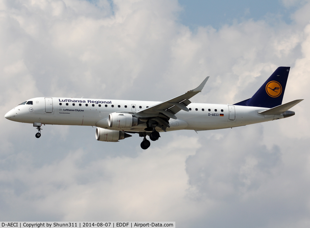 D-AECI, 2010 Embraer 190LR (ERJ-190-100LR) C/N 19000381, Landing rwy 25L
