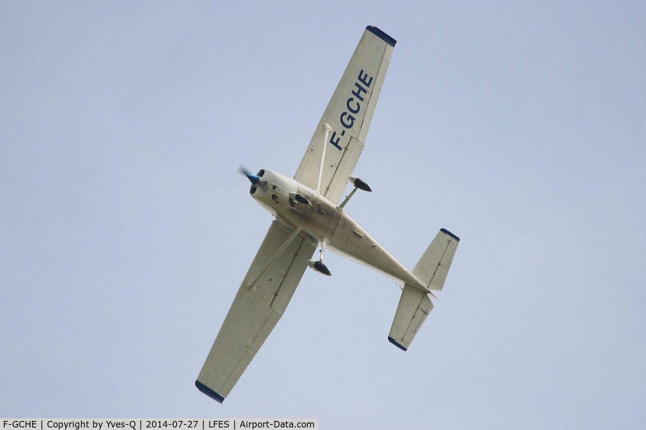 F-GCHE, Reims F172N Skyhawk C/N 1888, Reims F172N Skyhawk, Guiscriff airfield (LFES) open day 2014