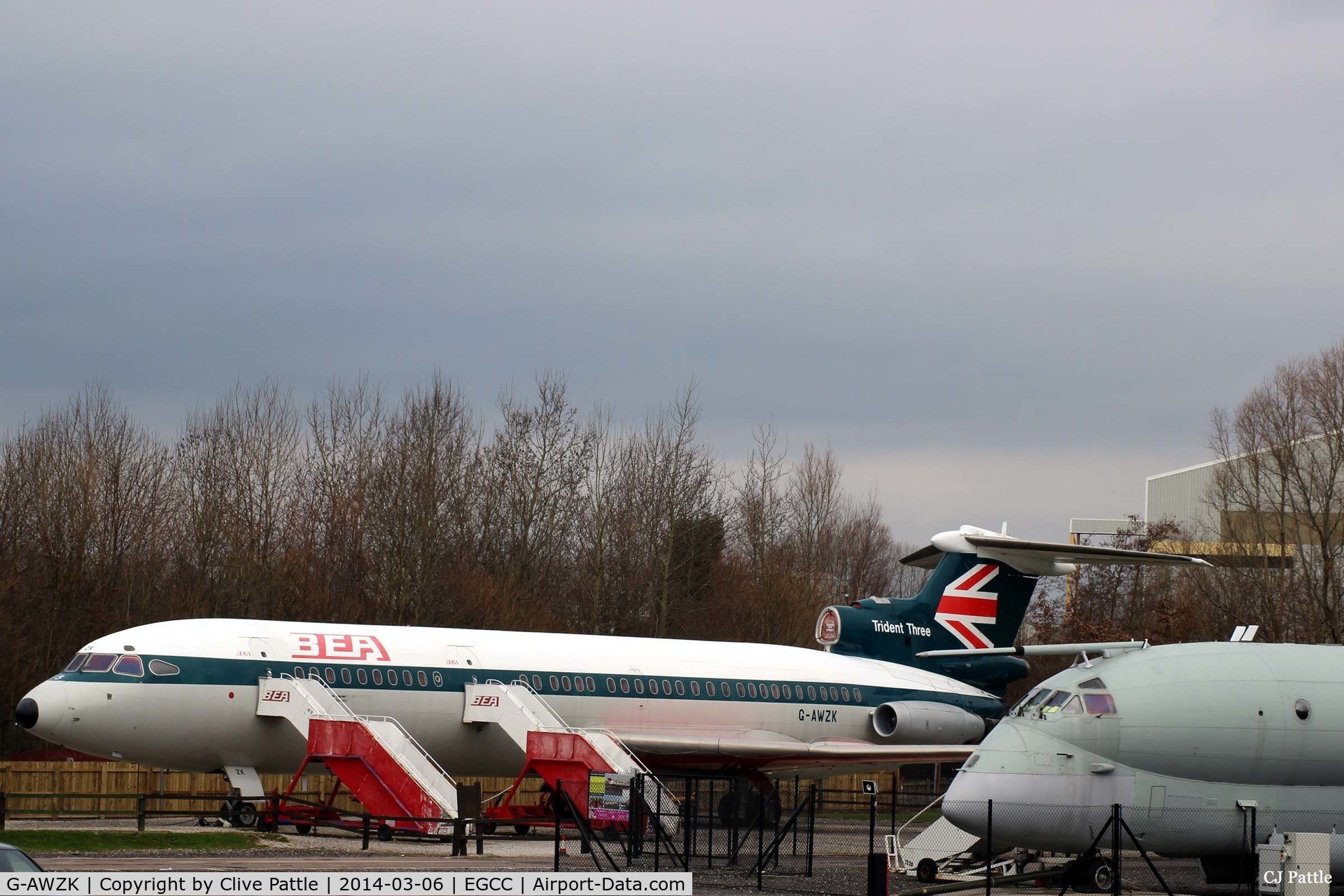 G-AWZK, 1971 Hawker Siddeley HS-121 Trident 3B-101 C/N 2312, Wings clipped - on display at the viewing area Manchester alongside BAe Nimrod MR.2 XV231