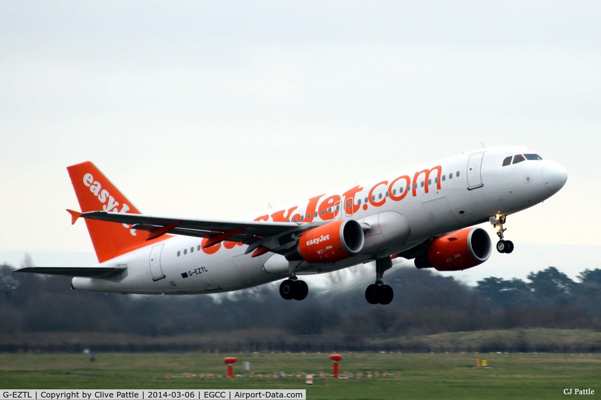 G-EZTL, 2009 Airbus A320-214 C/N 4012, Easy departure from Manchester