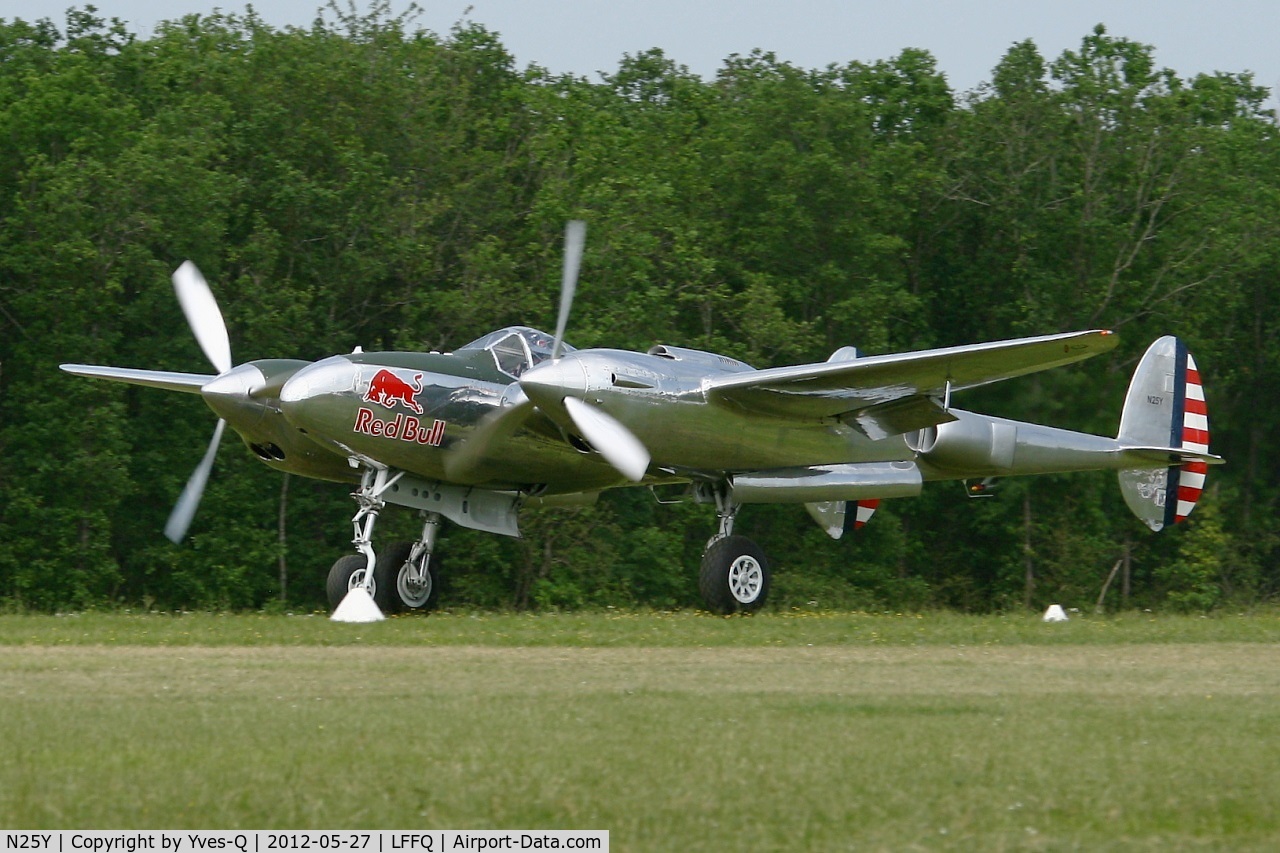 N25Y, 1944 Lockheed P-38L-5LO Lightning C/N AF44-53254, Lockheed P-38L Lightning (N25Y) , La Ferté-Alais Airfield (LFFQ) Air Show 2012