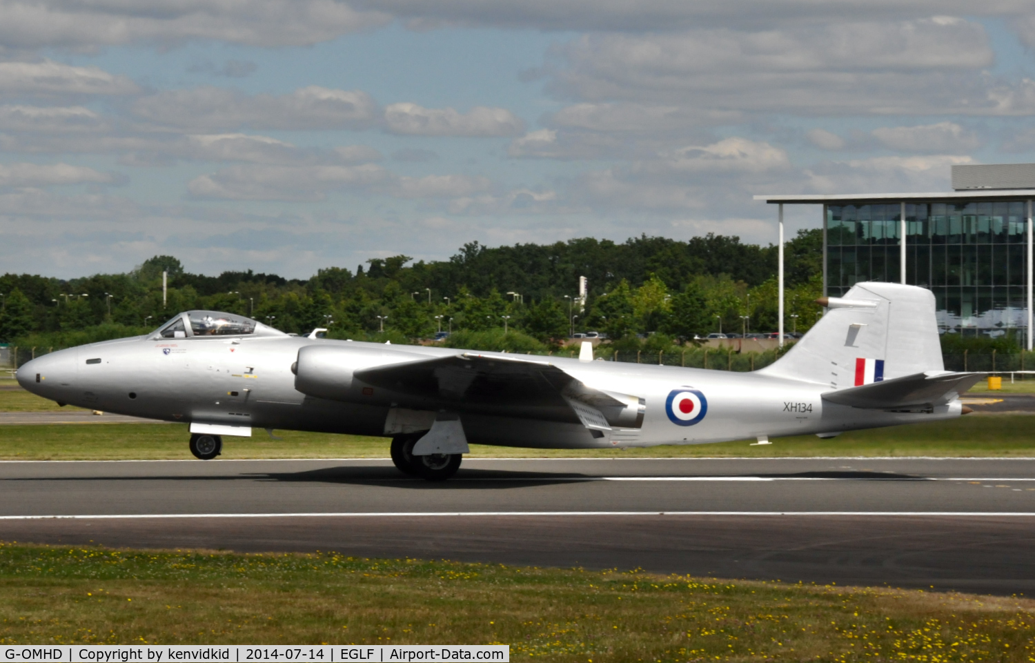 G-OMHD, 1959 English Electric Canberra PR.9 C/N SH1724, Arriving prior to the public weekend.