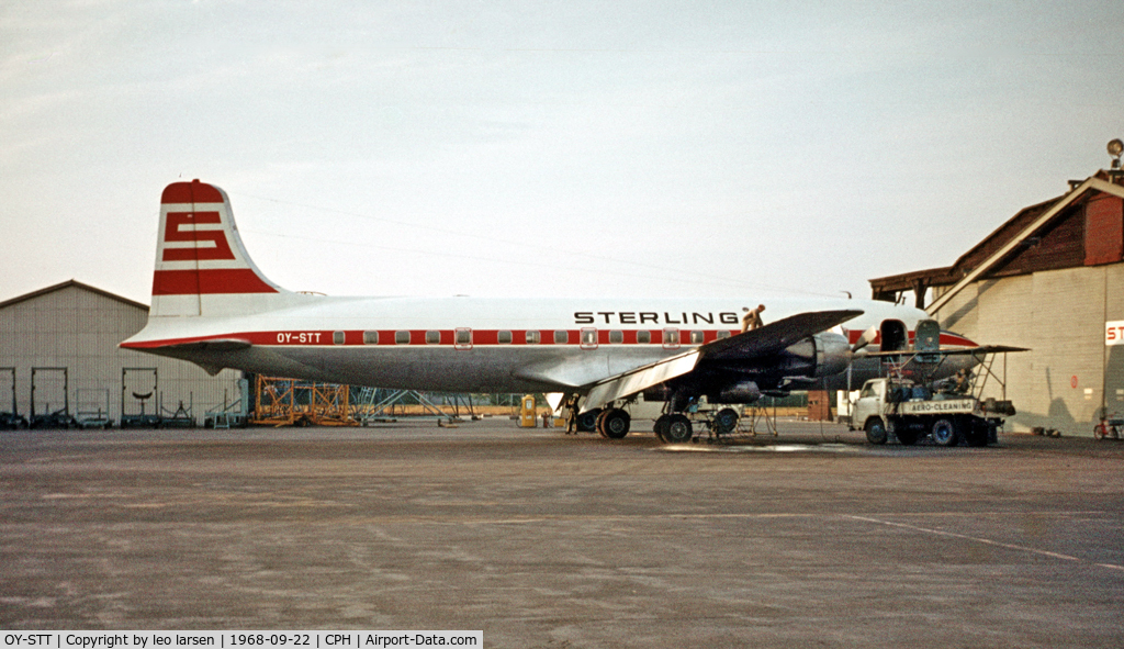 OY-STT, 1958 Douglas DC-6B C/N 45320, Copenhagen Kastrup 22.9.68