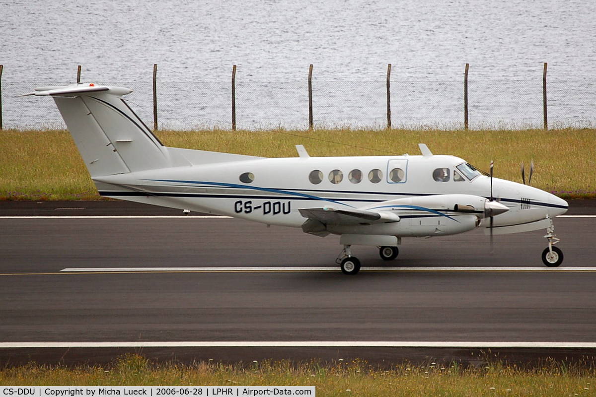 CS-DDU, Beech 200 C/N BB-640, At Horta