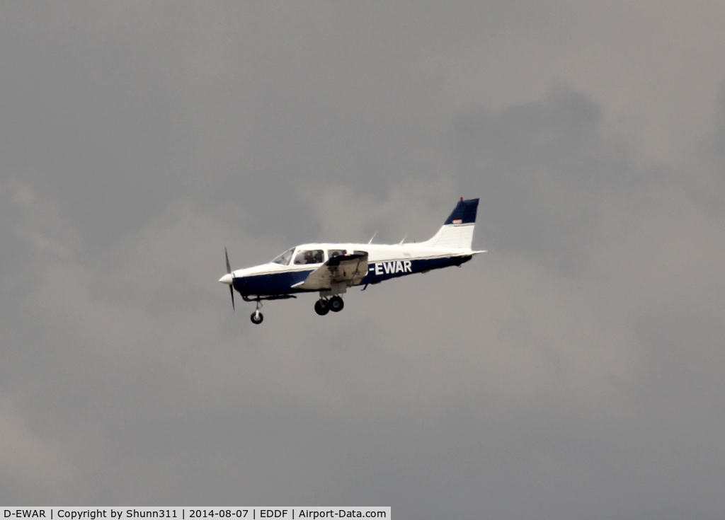 D-EWAR, Piper PA-28-161 C/N 28-8616053, Landing rwy 25M