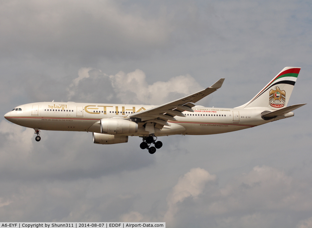 A6-EYF, 2006 Airbus A330-243 C/N 717, Landing rwy 25L with additional Formula One promoting Abu Dhabi Grand Prix