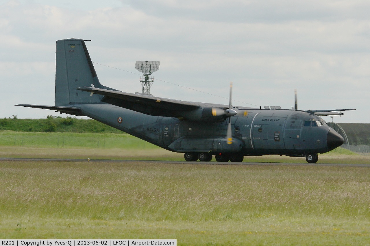 R201, Transall C-160R C/N 201, French Air Force Transall C-160R (64-GA), Landing rwy 28, Châteaudun Air Base 279 (LFOC) Open day 2013
