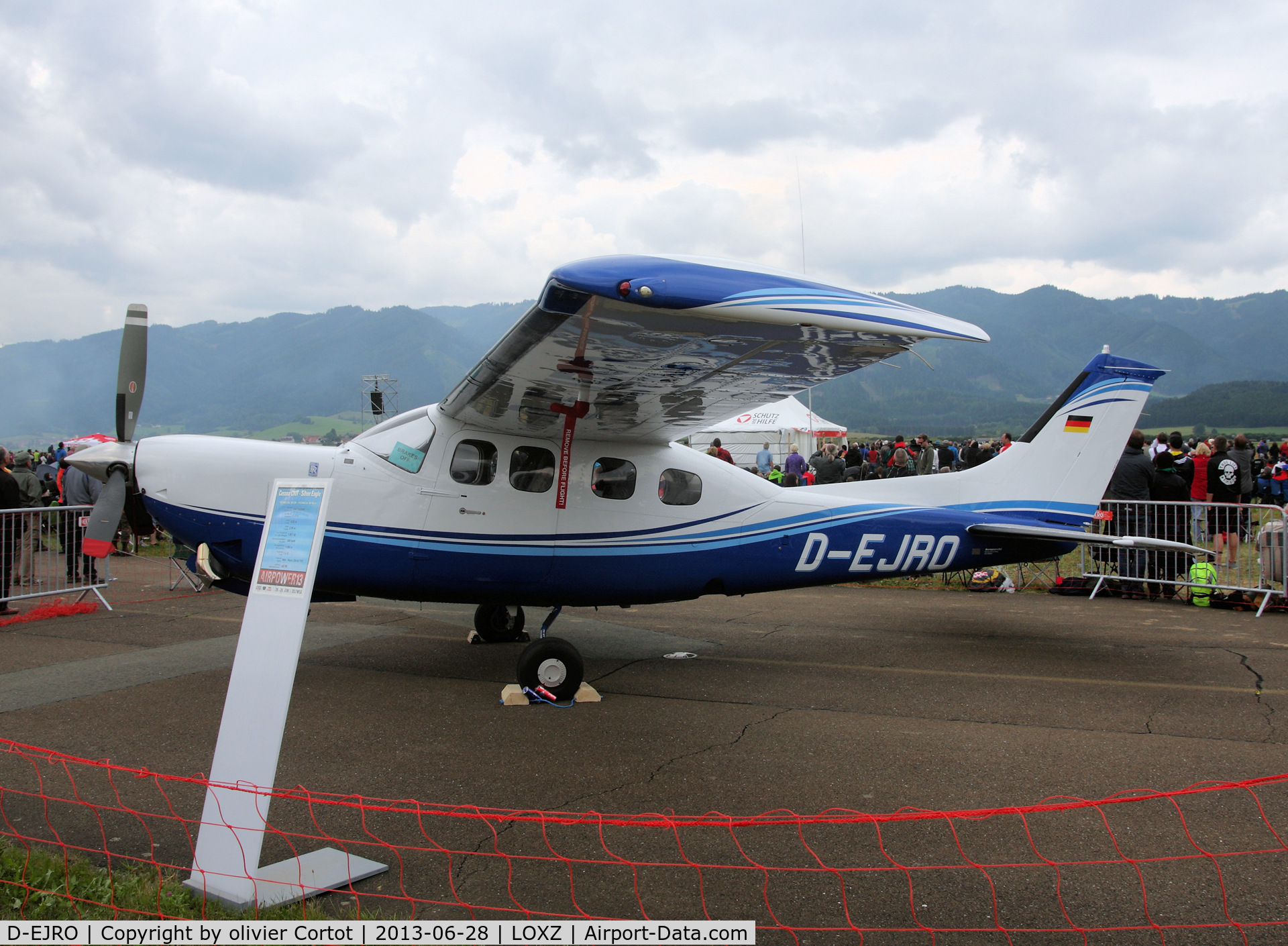 D-EJRO, Cessna P.210N Pressurized Centurion I C/N P21000239, Static display airpower 13