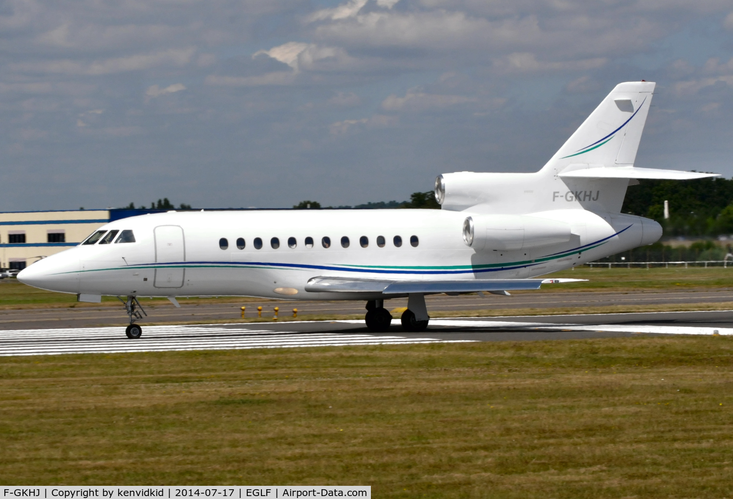 F-GKHJ, 1987 Dassault Falcon 900B C/N 011, Executive departure.