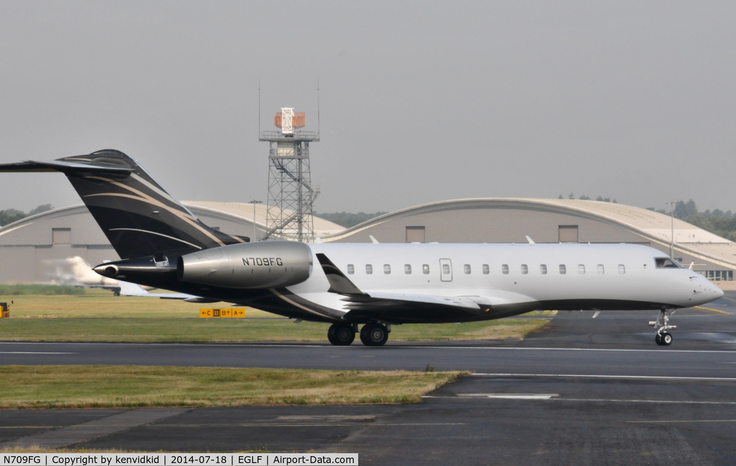 N709FG, 2008 Bombardier BD-700-1A10 Global Express C/N 9300, Executive arrival.