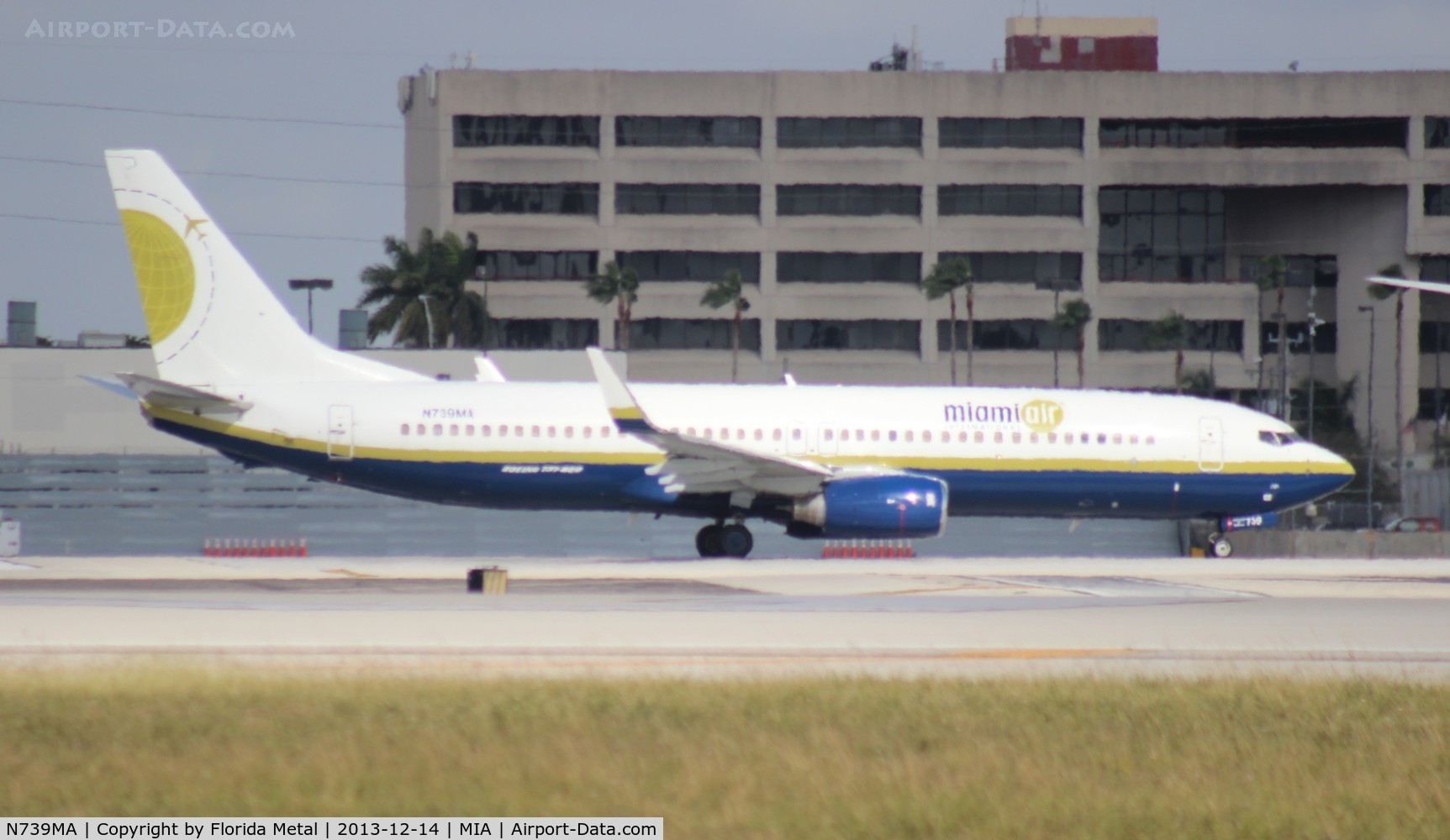 N739MA, 2004 Boeing 737-8Q8 C/N 30670, Miami Air 737-800