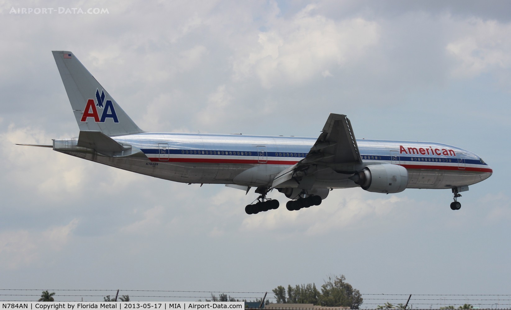 N784AN, 2000 Boeing 777-223 C/N 29588, American