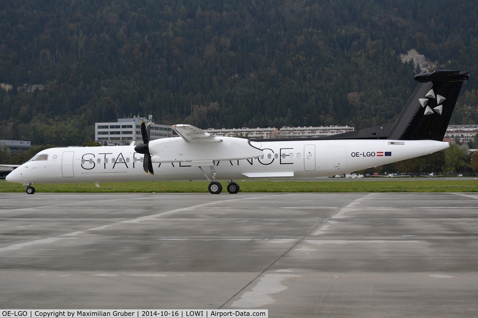 OE-LGO, 2009 De Havilland Canada DHC-8-400Q Dash 8 C/N 4281, OE-LGO in the new Star Alliance Livery (Tyrolean Airways)