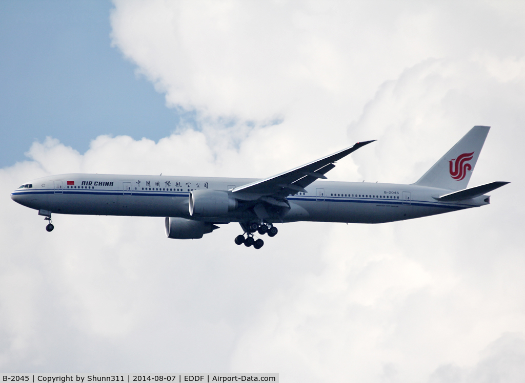 B-2045, 2014 Boeing 777-39L/ER C/N 41443, Landing rwy 25R