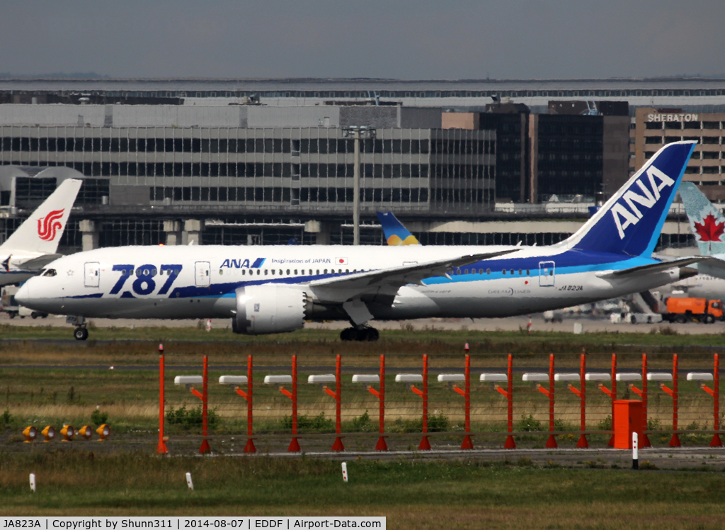 JA823A, 2013 Boeing 787-8 Dreamliner C/N 42246, Lining up rwy 25M for departure...