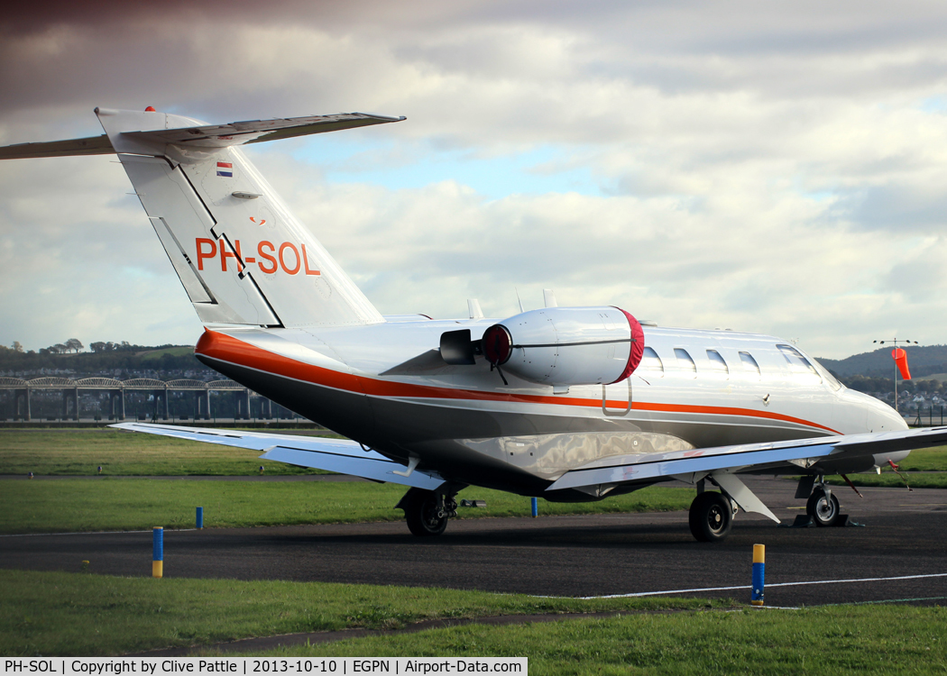 PH-SOL, 2001 Cessna 525 CitationJet CJ1 C/N 525-0417, On one of its frequent visits to Dundee Riverside EGPN