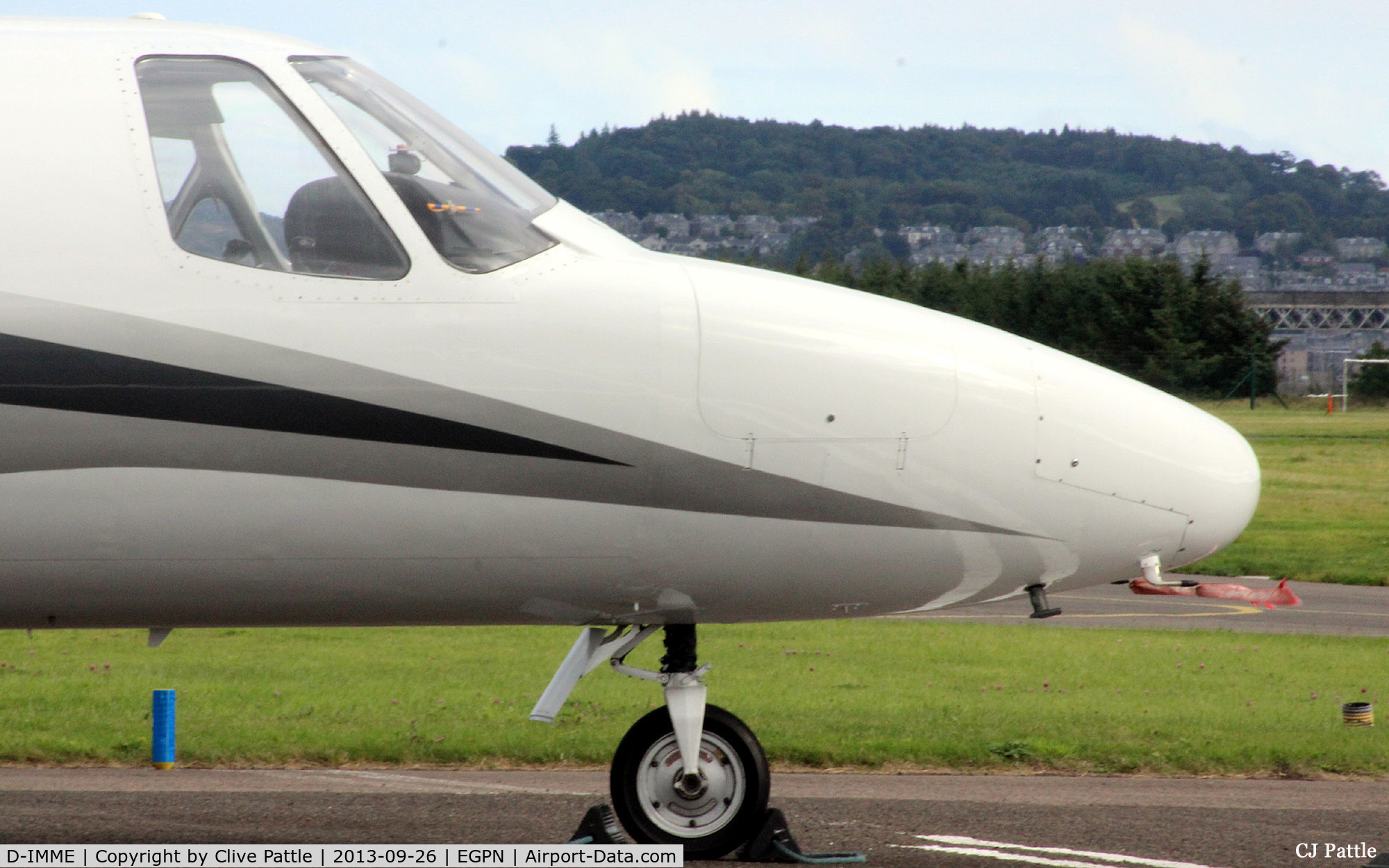 D-IMME, 1999 Cessna 551 Citation II/SP C/N 551-0400, Close up nose detail at Dundee