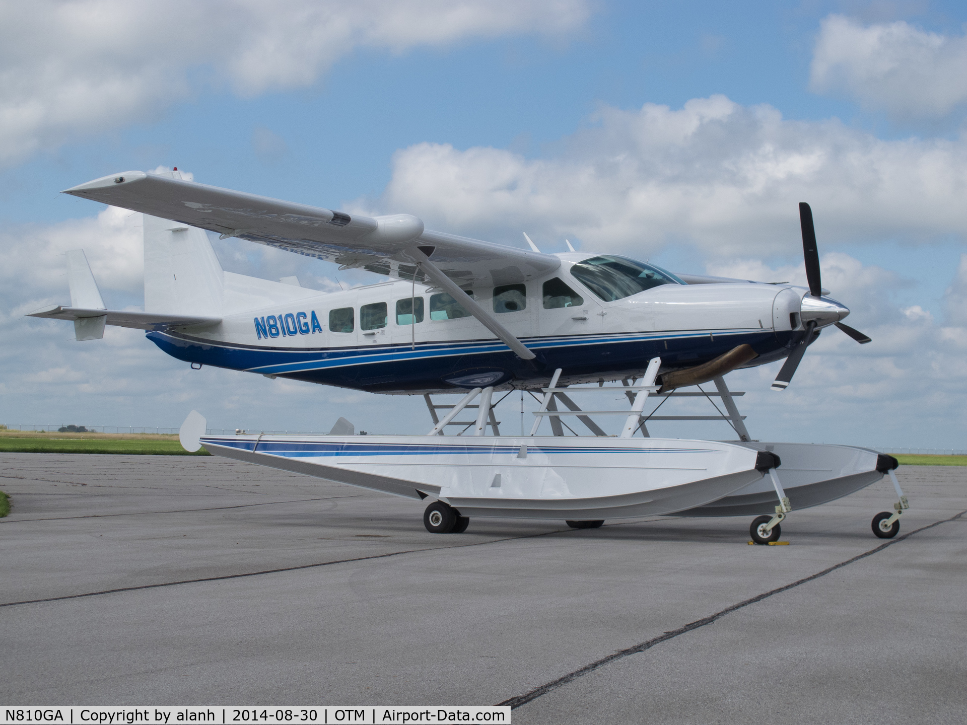 N810GA, 1999 Cessna 208 Caravan I C/N 20800300, On the ramp at Ottumwa, after overflying the waterlogged Antique Airfield