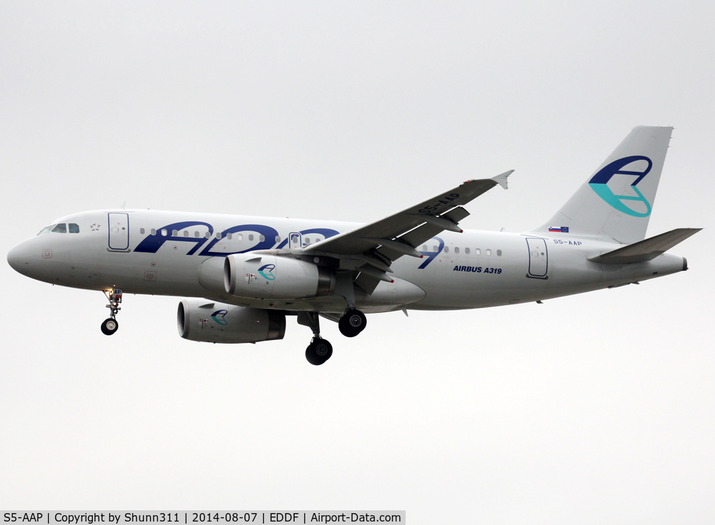 S5-AAP, 2010 Airbus A319-132 C/N 4282, Landing rwy 25L