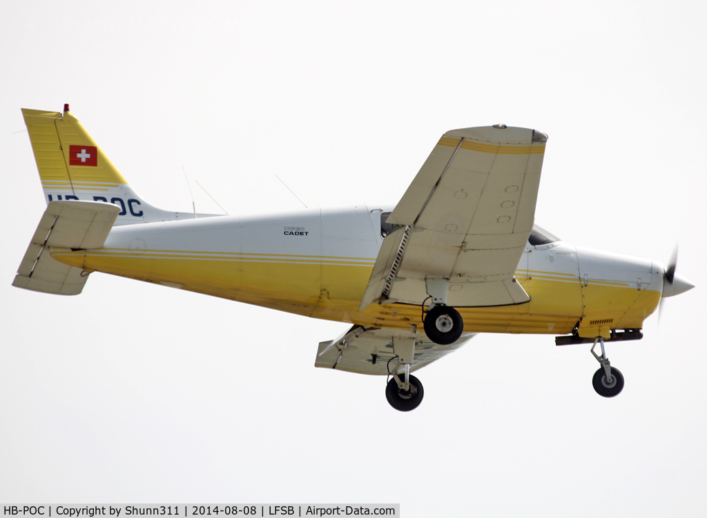 HB-POC, 1990 Piper PA-28-161 Cadet C/N 2841291, Landing rwy 16