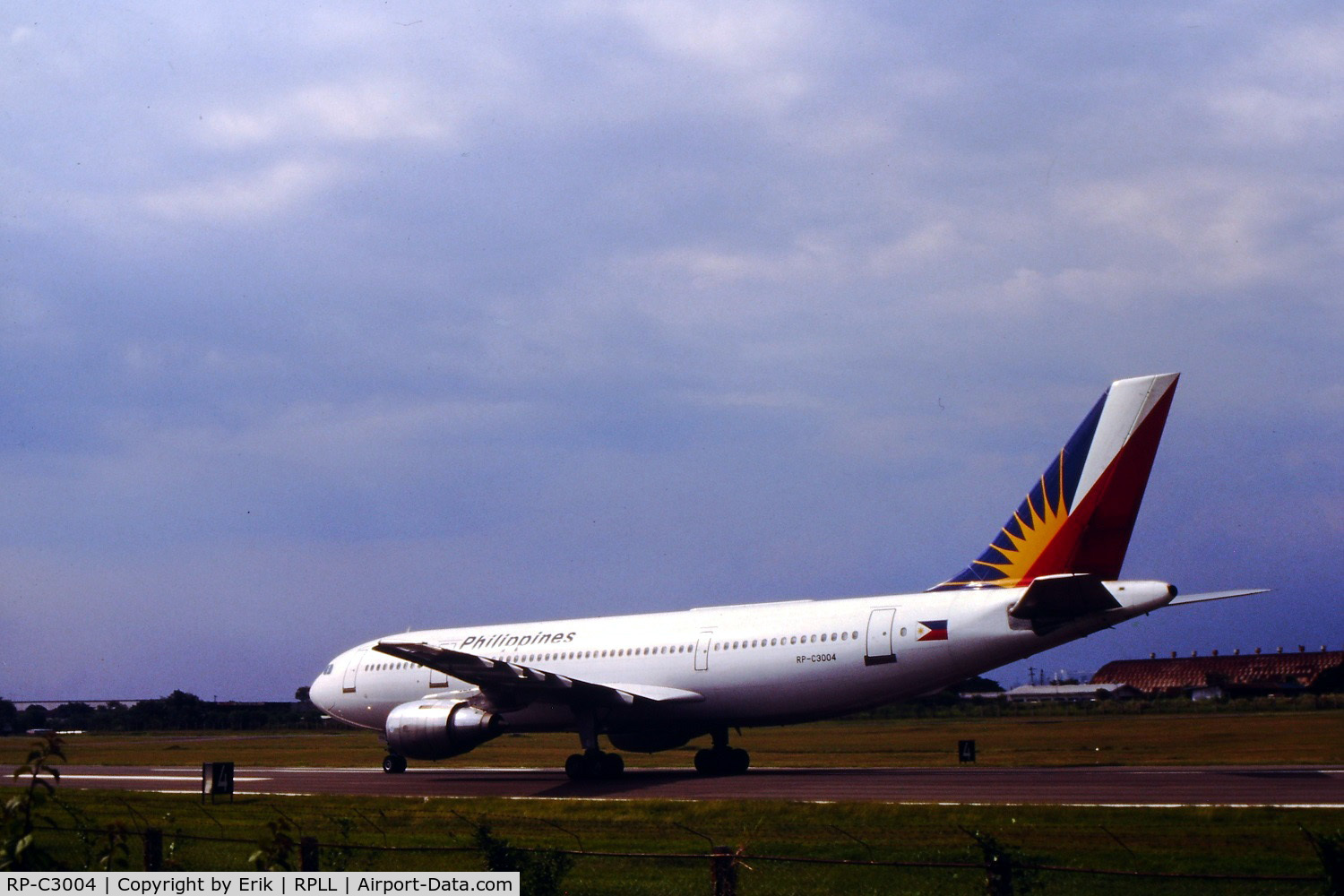 RP-C3004, 1982 Airbus A300B4-203 C/N 203, RP-C3004 in MNL 1994-06