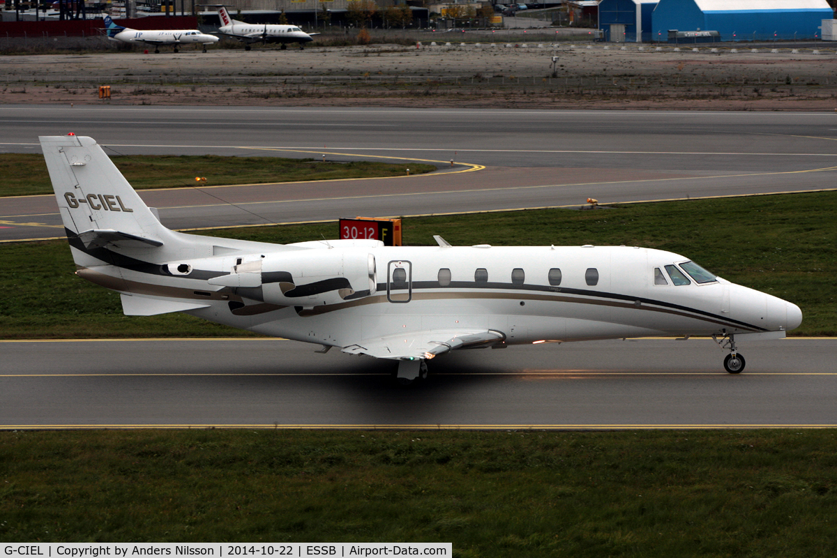 G-CIEL, 2002 Cessna 560XL Citation Excel C/N 560-5247, Taxiing to runway 12.