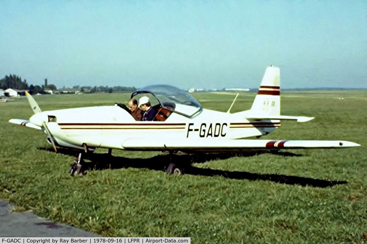 F-GADC, Fournier RF-6B-100 C/N 15, Fournier RF-6B-100 [15] Guyancourt~F 16/09/1978. From a slide.