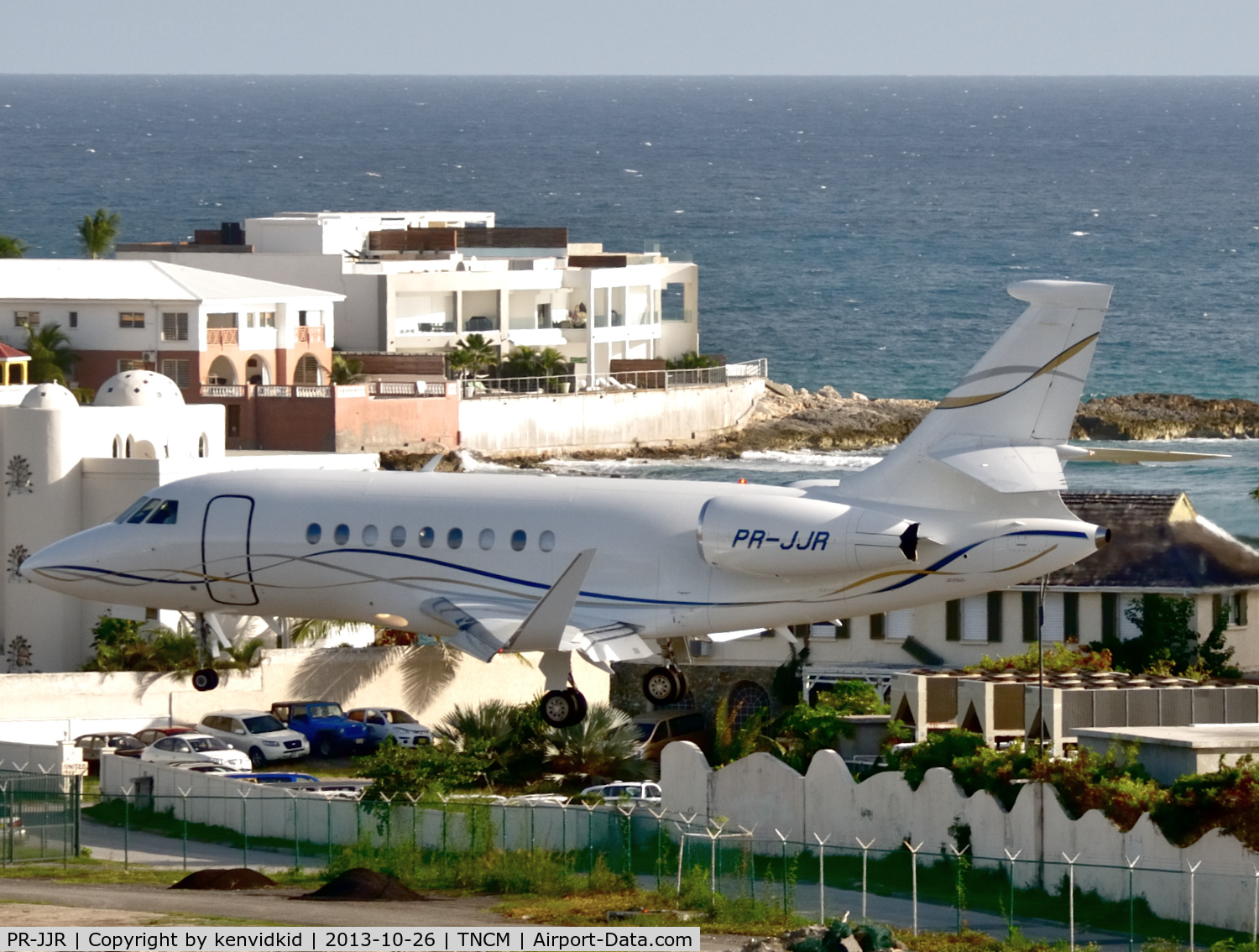 PR-JJR, 2010 Dassault Falcon 2000LX C/N 218, On short finals to St Maarten.