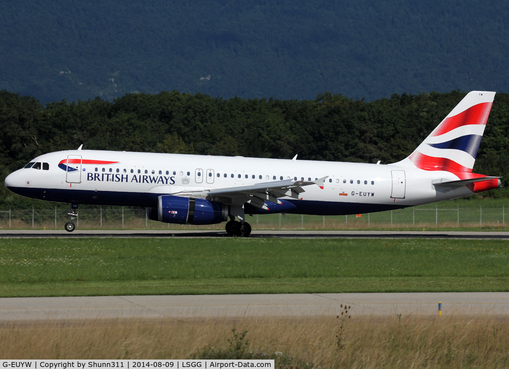 G-EUYW, 2014 Airbus A320-232 C/N 6129, Landing rwy 23