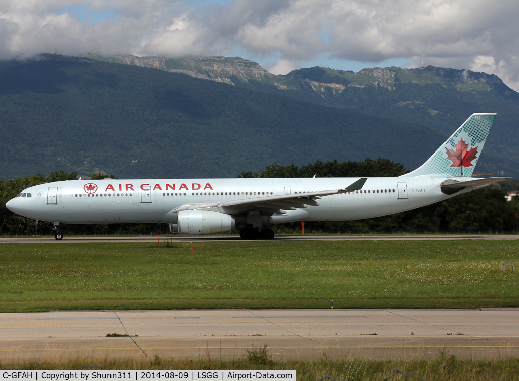 C-GFAH, 1999 Airbus A330-343 C/N 0279, Taking off from rwy 23