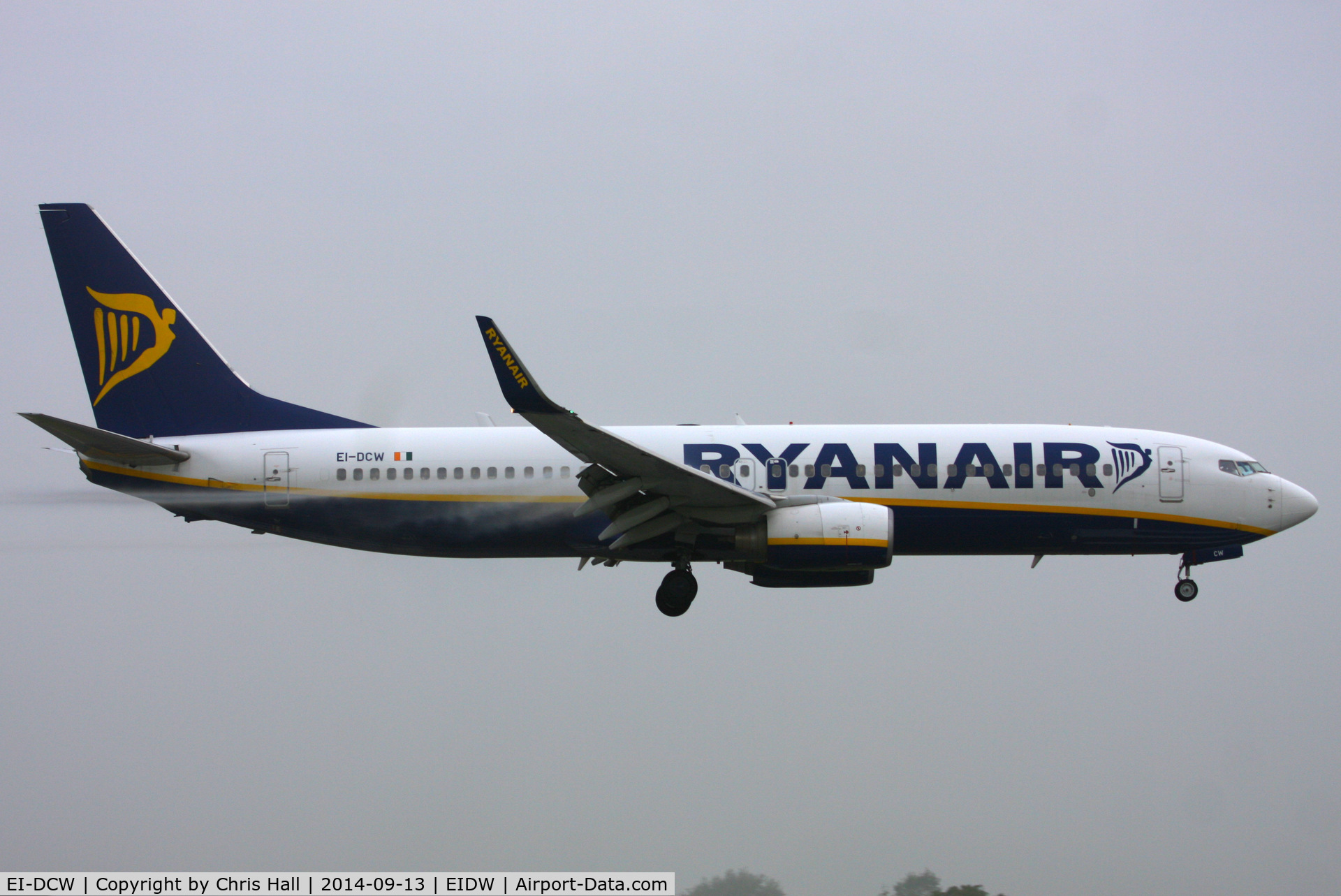 EI-DCW, 2004 Boeing 737-8AS C/N 33568, Ryanair