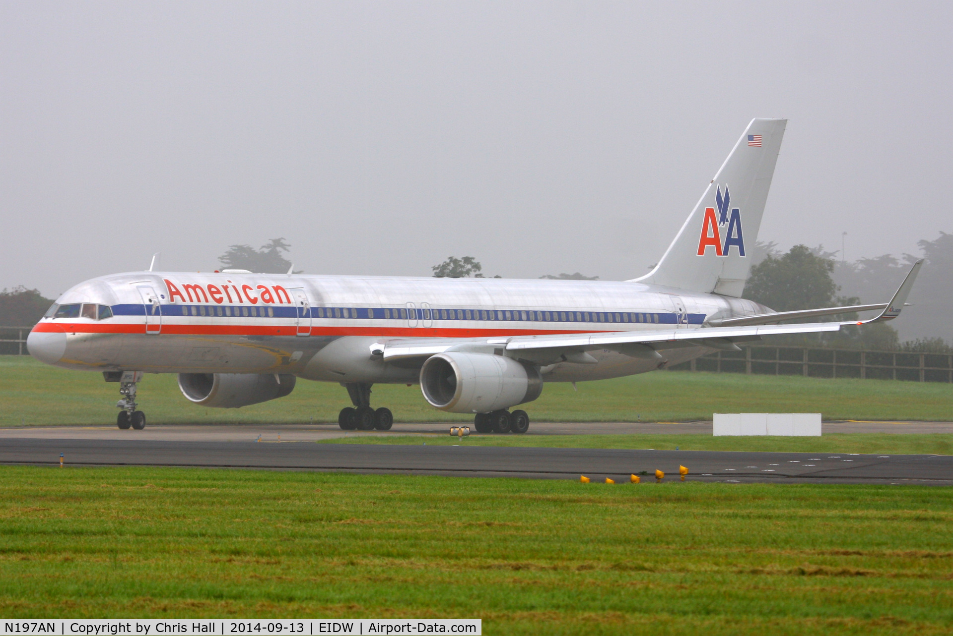 N197AN, 2001 Boeing 757-223 C/N 32391/988, American Airlines
