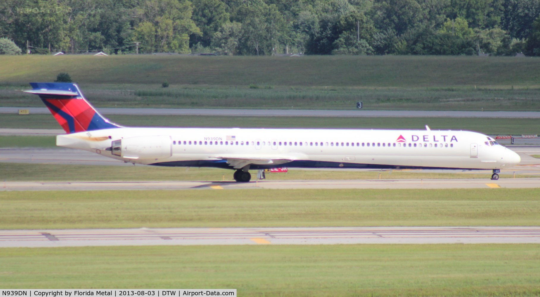 N939DN, 1996 McDonnell Douglas MD-90-30 C/N 53356, Delta