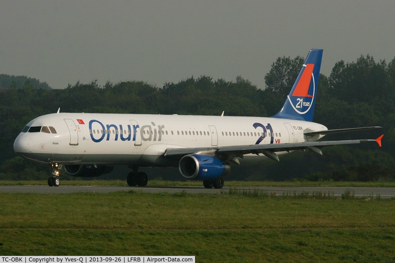 TC-OBK, 1998 Airbus A321-231 C/N 792, Airbus A321-231, Take off rwy 25L, Brest-Bretagne airport (LFRB-BES)