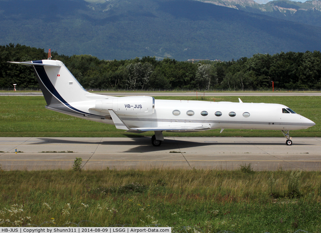 HB-JUS, 2008 Gulfstream Aerospace GIV-X (G450) C/N 4123, Taxiing holding point rwy 23 for departure...