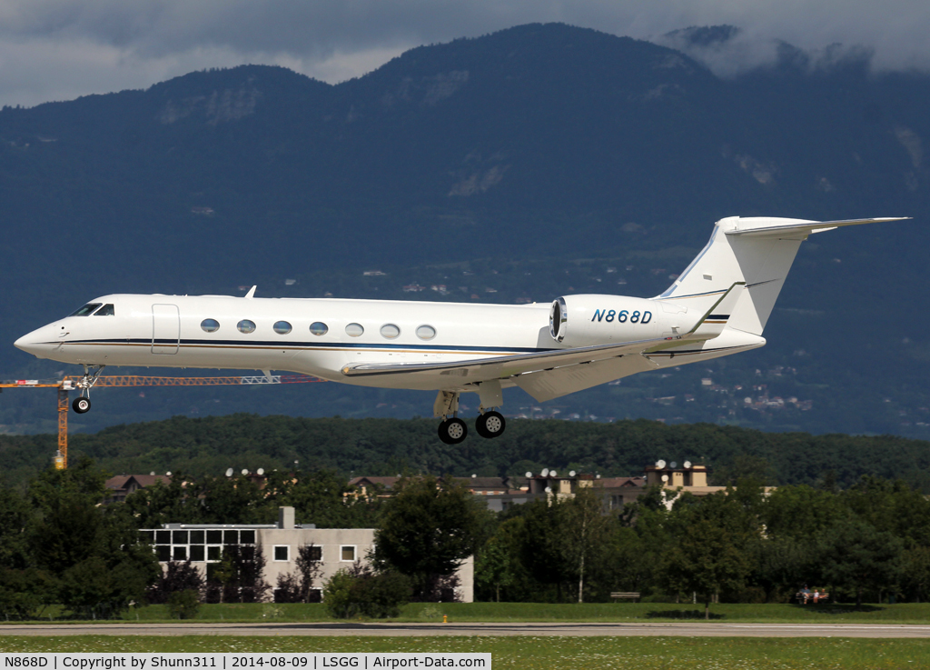 N868D, 2008 Gulfstream Aerospace GV-SP (G550) C/N 5183, Landing rwy 23