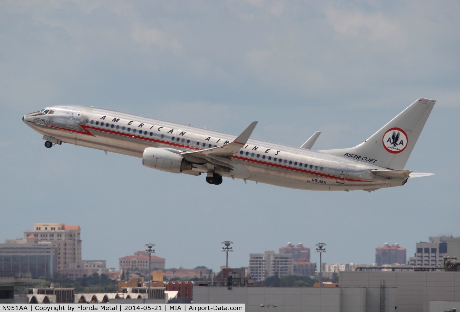 N951AA, 2000 Boeing 737-823 C/N 29538, American Astrojet retro