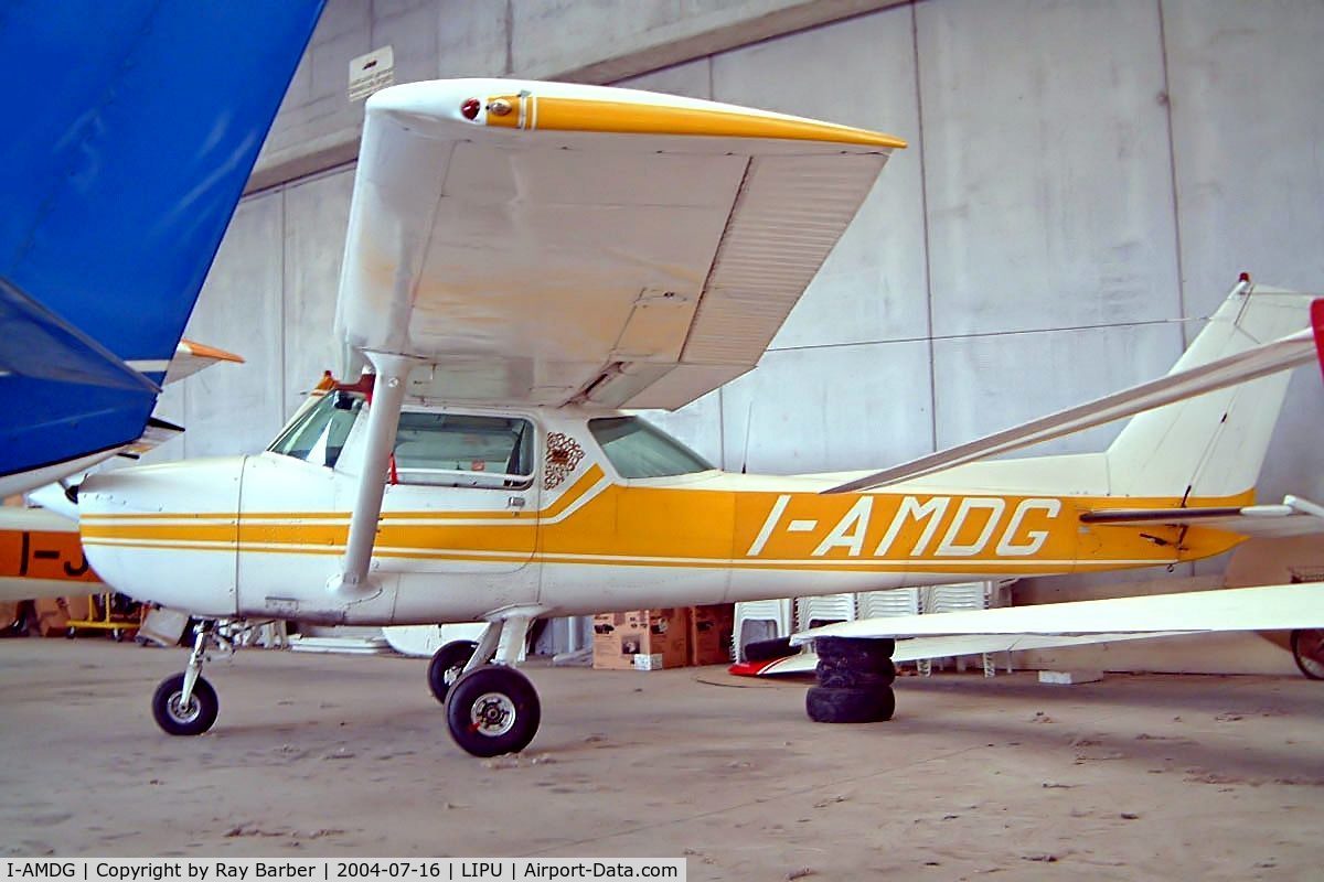 I-AMDG, 1975 Cessna 150M C/N 15076585, Cessna 150M [150-76585] Padova~I 16/07/2004