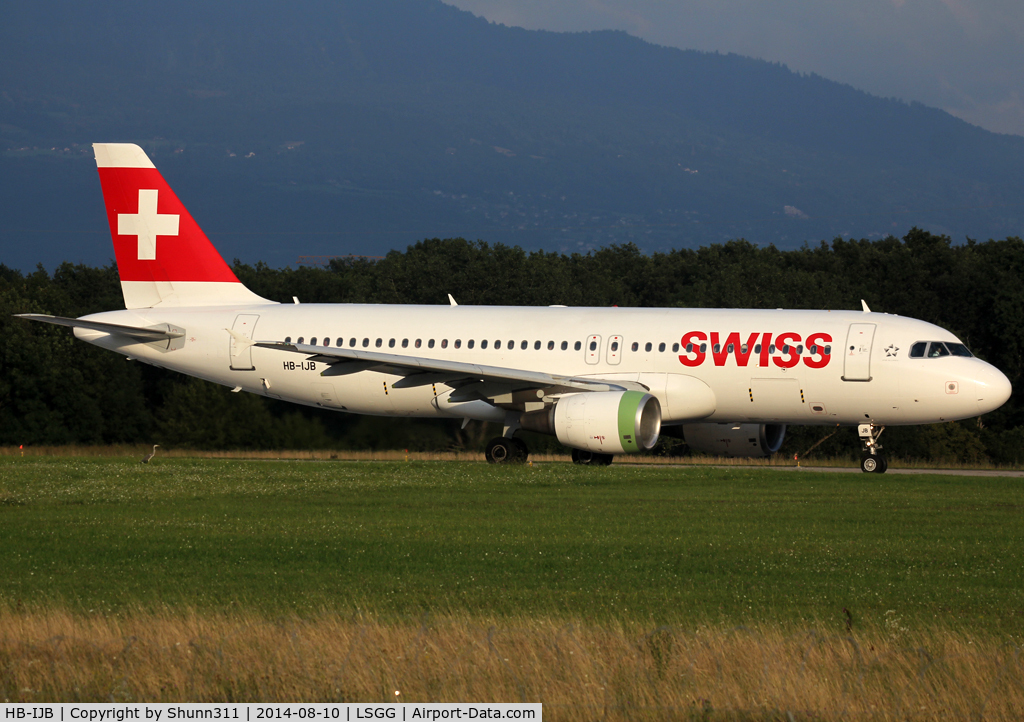 HB-IJB, 1995 Airbus A320-214 C/N 0545, Ready for take off rwy 23 with new titles