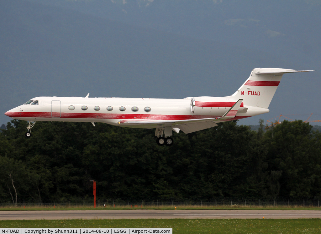 M-FUAD, 2009 Gulfstream Aerospace V-SP G550 C/N 5227, Landing rwy 23