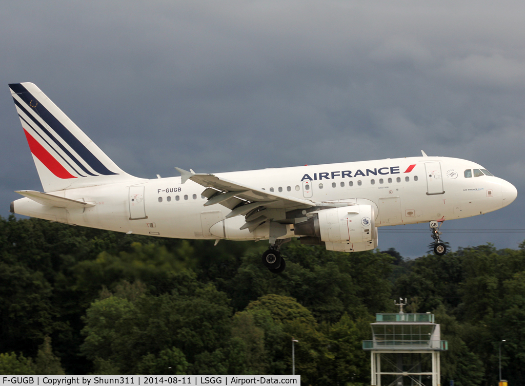 F-GUGB, 2003 Airbus A318-111 C/N 2059, Landing rwy 23