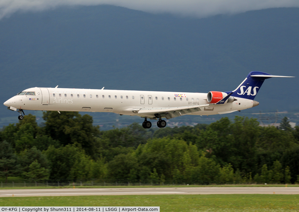 OY-KFG, 2009 Bombardier CRJ-900ER (CL-600-2D24) C/N 15237, Landing rwy 23