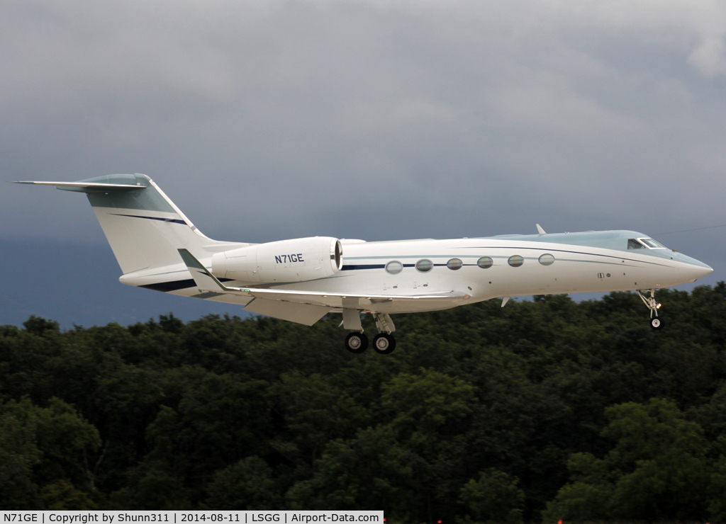 N71GE, 2014 Gulfstream Aerospace GIV-X (G450) C/N 4302, Landing rwy 23
